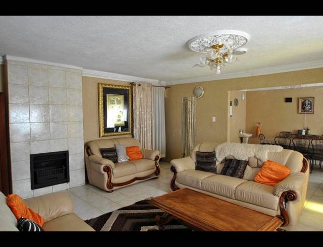 4 BEDROOM HOUSE FOR SALE IN ZAKARIYYA PARK